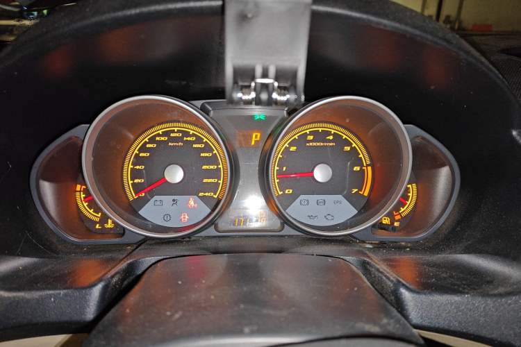 Used Brilliance Junjie FSV 2011 New Edition 1.5L Automatic Comfort Model
