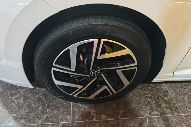 Used Volkswagen Sagitar 2024 300TSI DSG Excellence Edition Left Front Wheel Hub