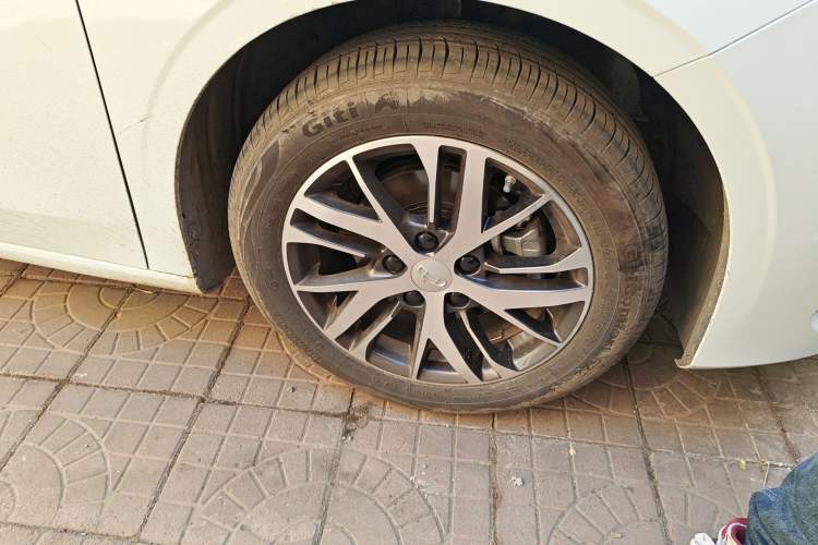 Used Geely Auto Emgrand 2025 4th Generation 1.5L CVT Longteng Edition Exterior 1