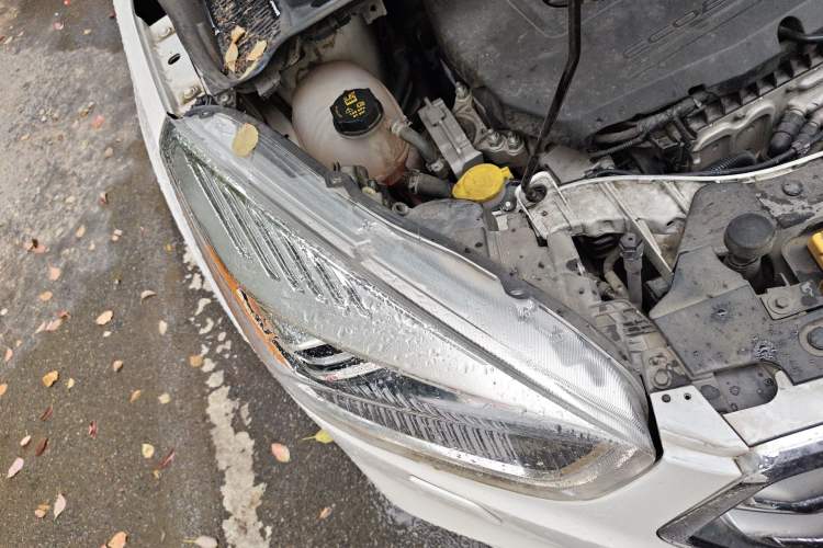 Used Ford Kuga 2018 Facelifted EcoBoost 180 Two-Wheel Drive Luxury Wing Edition Right Front Headlight