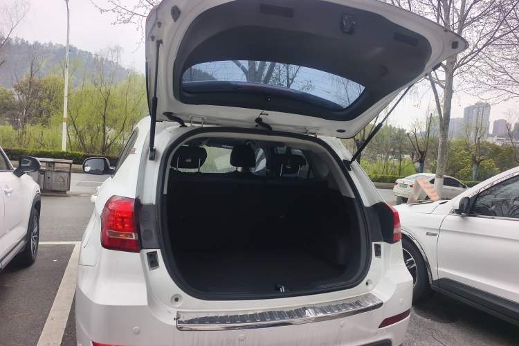 Used Haval H2 2018 Red-Label 1.5T Manual Two-Wheel Drive Elite Model
