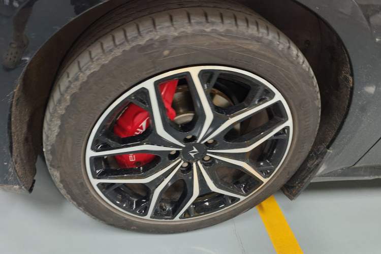 Used Dongfeng eπ eπ007 2025 Model Pure-Electric 650 Pro Cruise Edition Left Front Wheel Hub