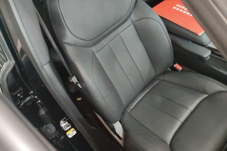 Used Land Rover Range Sport 2024 360 PS S Right Front Seat