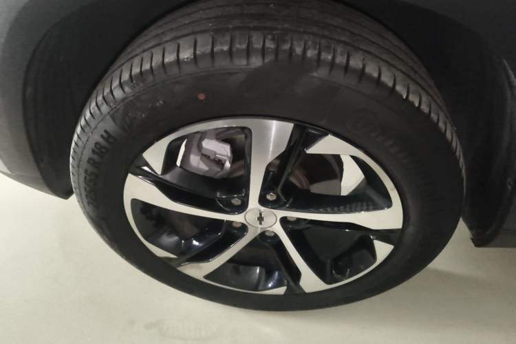 Used Chevrolet Seeker 2022 1.5T CVT RS Bee Wave Edition Left Front Wheel Hub