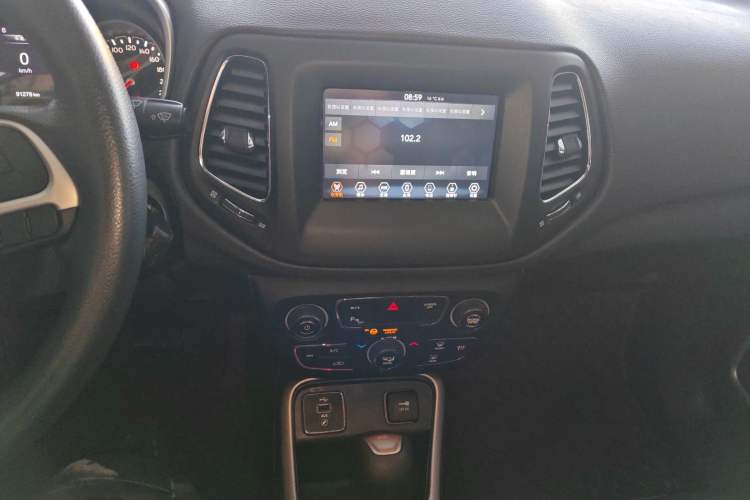 Used Jeep Compass 2017 200T Automatic Enjoyment Version Audio And AC Panel