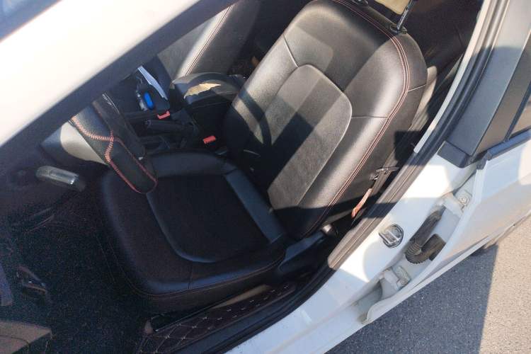 Used Volkswagen Santana 2015 1.6L Manual Fashion Edition Left Front Seat