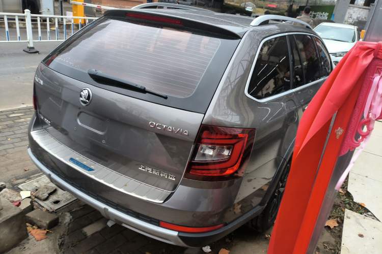 Used Skoda Octavia 2018 Station Wagon TSI230 DSG Luxury Edition
