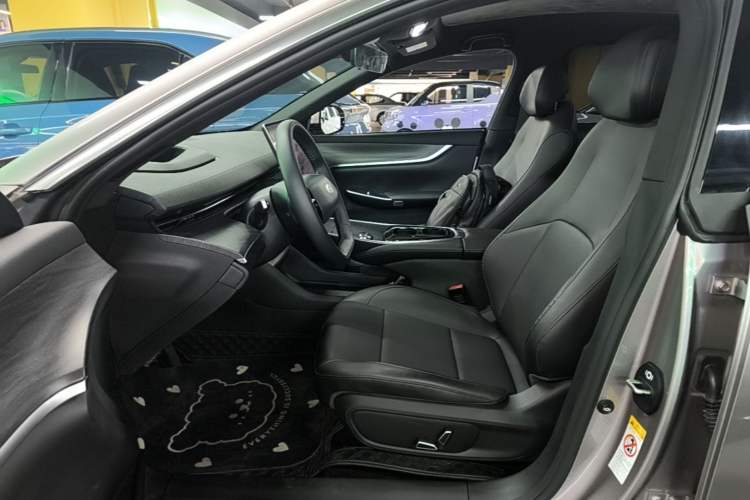 Used CHANGAN NEVO A07 2025 Blue Whale Range-Extending Model 140 Elite Version
