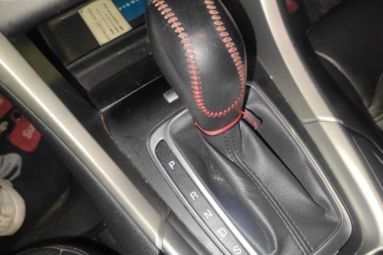 Used Ford Mondeo 2013 2.0L GTDi 200 Luxury Model Gear Lever