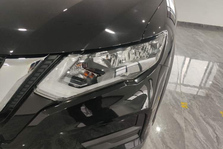 Used Nissan X-Trail 2023 Classic 2.0L Two-Wheel Drive Smart Connect & Comfort Edition Left Front Headlight