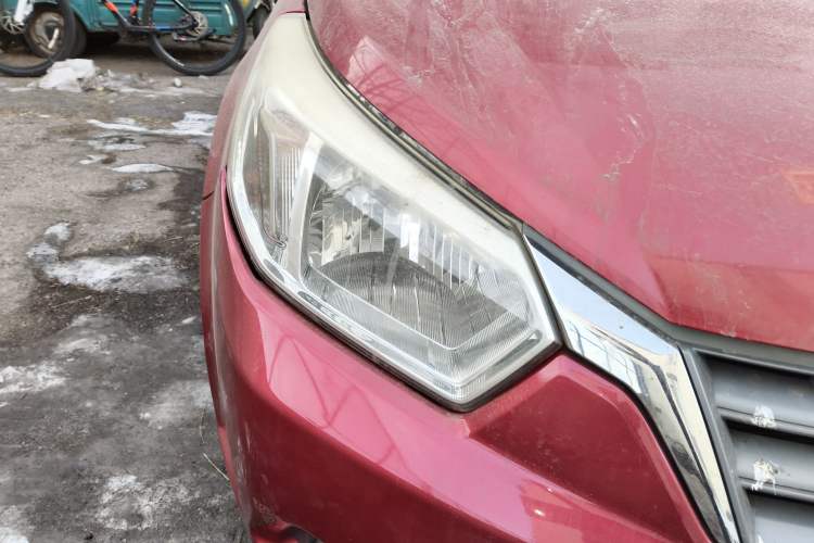 Used Venucia R50 2013 1.6L Manual Luxury Edition
