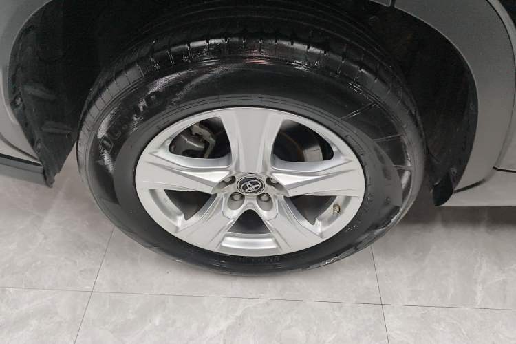 Used Toyota Highlander 2023 2.5L Smart Electric Hybrid Dual-Engine 4x4 Elite Edition 7 Seats Right Rear Wheel Hub