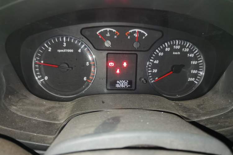 Used Great Wall Wingle 5 2013 2.0T European Version Two-Wheel Drive Elite Edition 6MT Big Double Cab GW4D20B