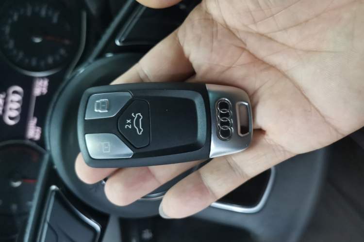 Used Audi A4L 2019 40 TFSI Ambition China VI
