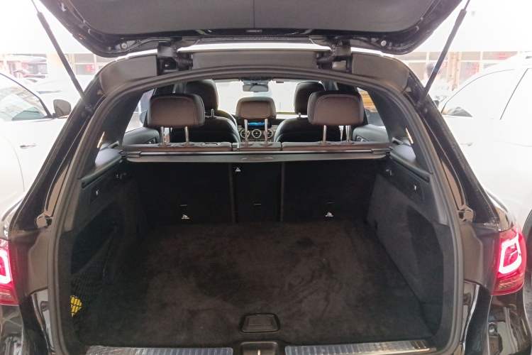 Used Mercedes-Benz GLC 2020 Facelifted GLC 300 L 4MATIC AMG-Line Trunk