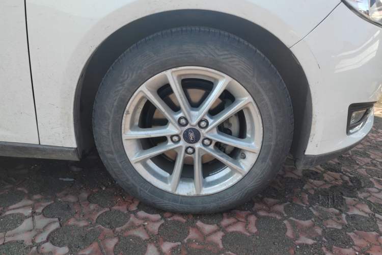 Used Ford Focus 2015 Hatchback EcoBoost 125 Automatic Supreme Style Edition
