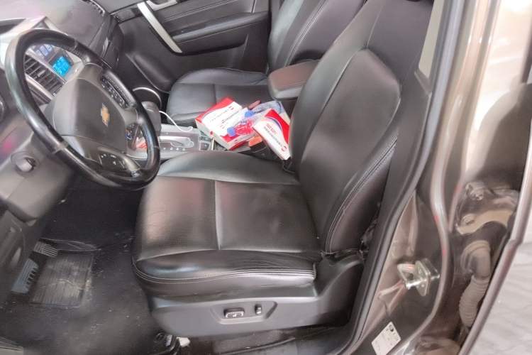 Used Chevrolet Captiva 2015 2.4L 4x4 Flagship Edition 7-Seater