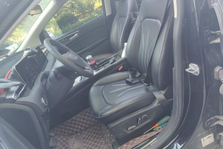 Used Ford Edge 2022 PLUS EcoBoost 245 Four-Wheel Drive Platinum Edition 7-Seater
