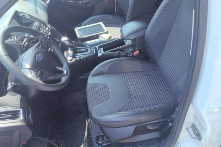 Used Ford Focus 2017 Sedan 1.6L Automatic Fashion Edition Smart Drive Version
