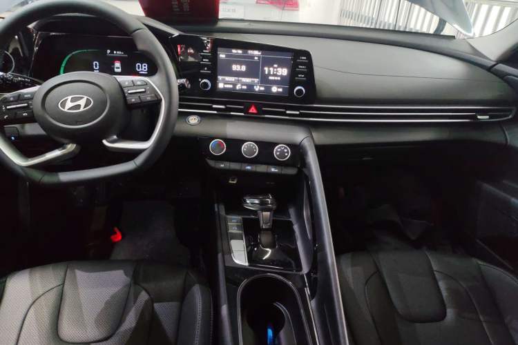 Used Hyundai Elantra 2023 1.5L CVT GLX Elite Edition