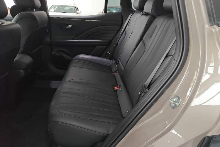 Used AION V 2024 Aion Tyrannosaurus 650 Smart Premium Edition
