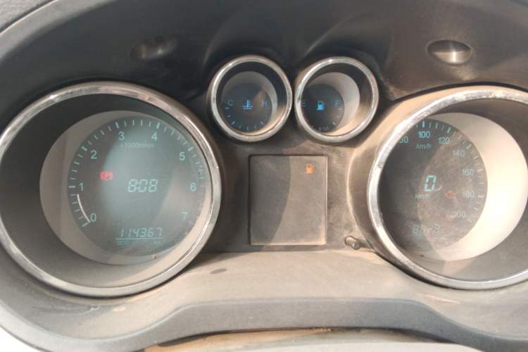 Used CHANGAN KAICHENG Ruixing M90 2016 2.0L Comfort Edition 4G94S Instrument Cluster