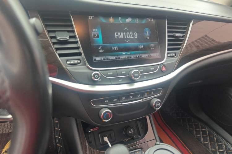 Used Buick Verano 2018 Sedan 20T Dual-Clutch Leading Model Audio And AC Panel