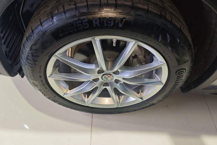 Used Alfa Romeo Stelvio 2017 2.0T 200HP Luxury Edition
