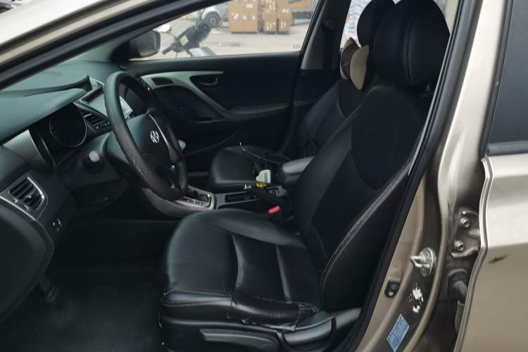 Used Hyundai Elantra (5th Generation / Langdong) 2012 1.6L Automatic Fashion Edition