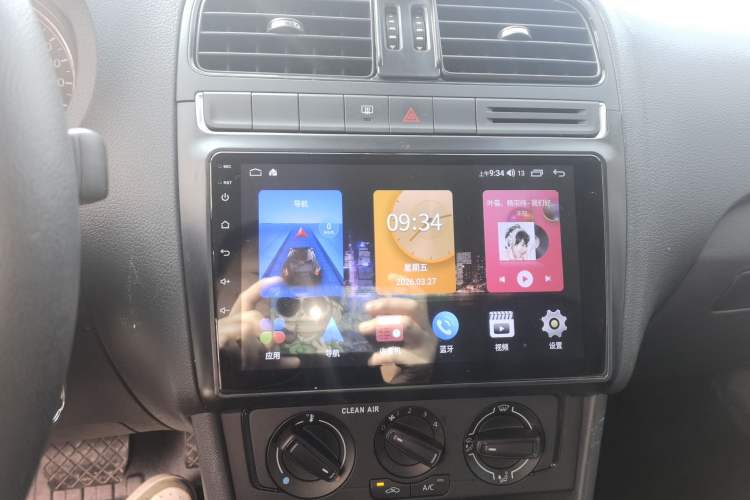 Used Volkswagen Polo 2016 1.4L Automatic Trendy Model Audio And AC Panel