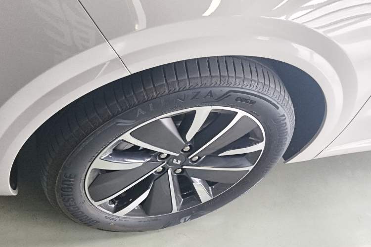 Used Li Auto L6 2025 Pro Smart Refresh Edition Left Front Wheel Hub