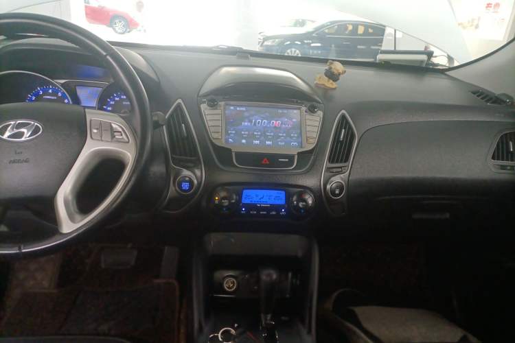 Used Hyundai ix35 2015 2.0L Automatic 2WD Smart Type China IV