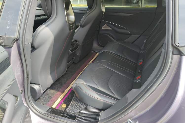 Used Xiaomi Auto SU7 2024 Four-Wheel Drive Ultra-Long Range Advanced Intelligent Driving Max Edition