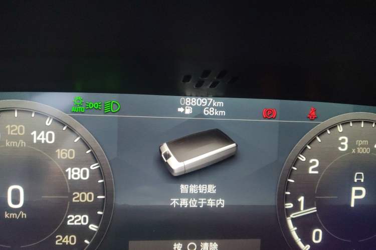 Used Land Rover Defender 2022 90 3.0T P400 XS Odometer Close Up