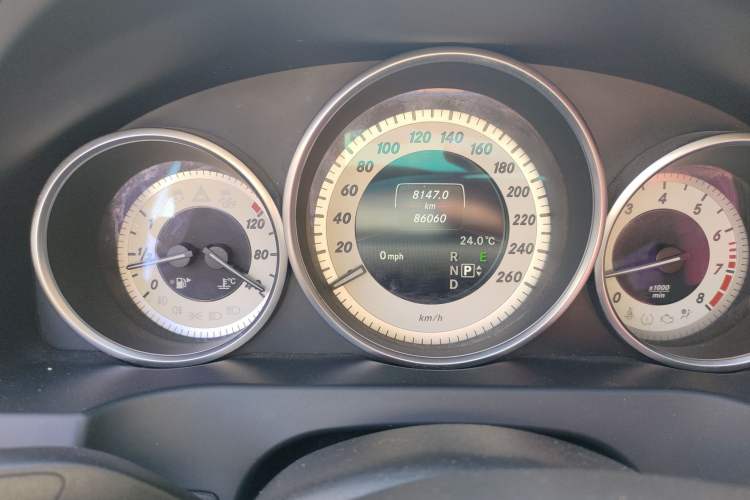 Used Mercedes-Benz E-Class 2014 E 260 Coupe Odometer Close Up