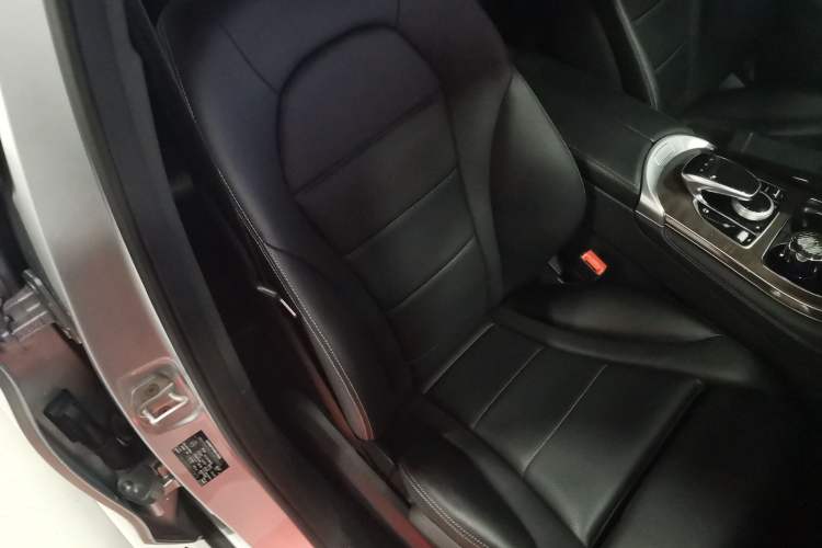 Used Mercedes-Benz GLC 2016 GLC 300 4MATIC Dynamic Model
