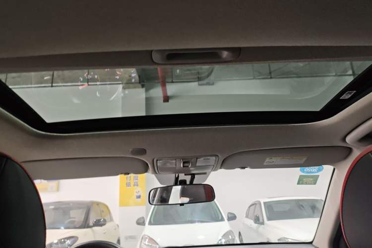 Used Kia KX Cross 2019 1.6L Automatic Dynamic Sunroof Version China VI Headliner