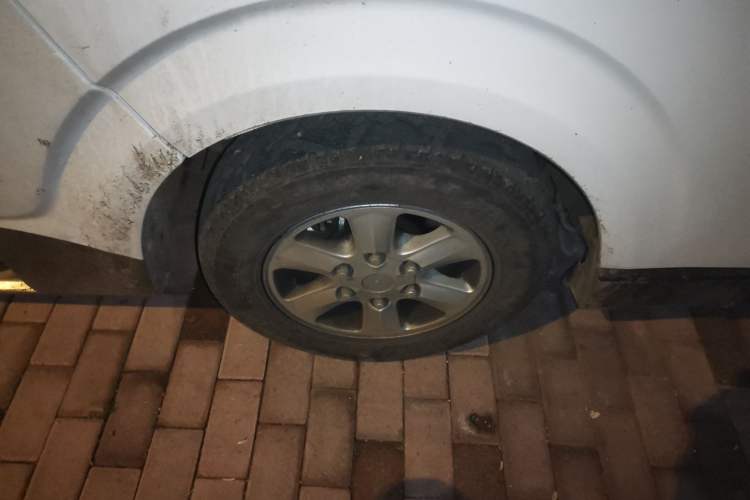 Used Jinbei Hiace 2016 2.0L Luxury Version V19 Right Front Wheel Hub