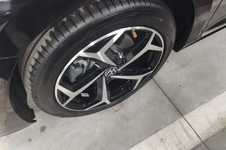 Used Volkswagen Passat 2023 Restyled 330TSI Starry Luxury Edition Left Front Wheel Hub