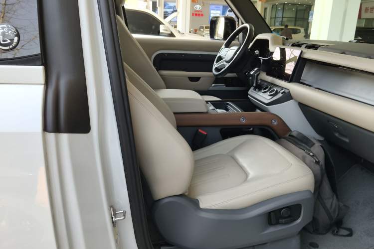 Used Land Rover Defender 2022 90 2.0T P300 Tiger-Power Ambition Edition