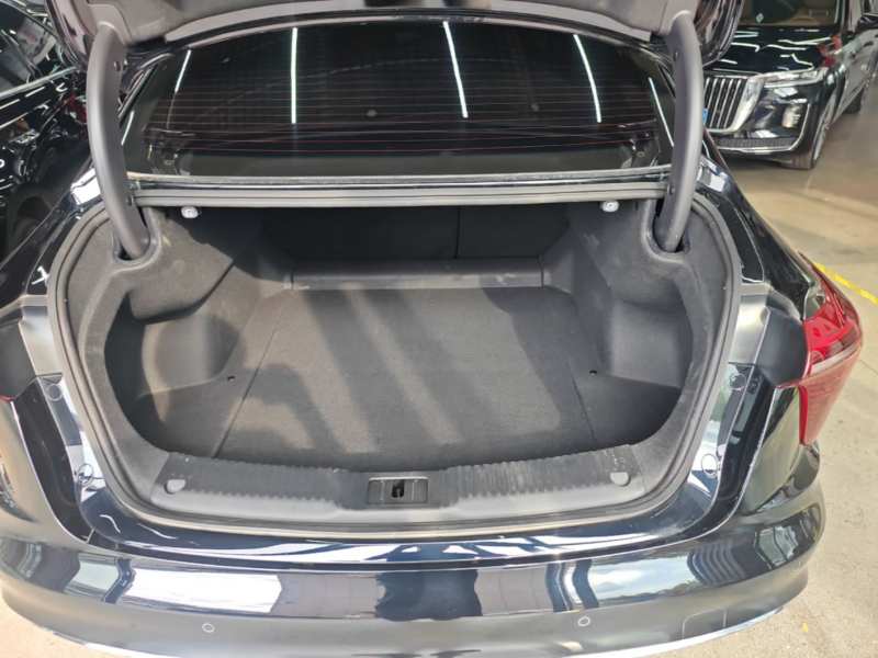 Used Hongqi H5 2025 1.5T DCT Qiyun 500 000th Unit Commemorative Edition — 18