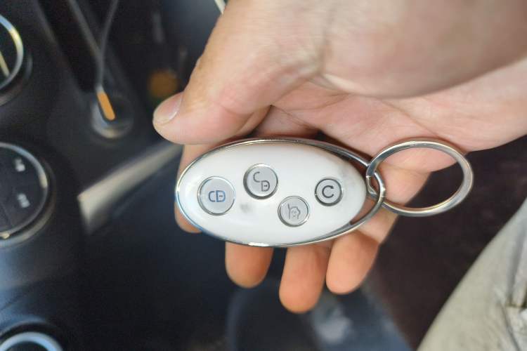 Used BYD Song New Energy 2017 Song DM 1.5TID All-Wheel Drive Luxury Model Vehicle Key