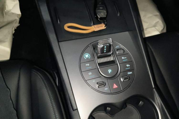 Used BYD Seal 06 New Energy 2025 DM-i Smart Drive 80KM Luxury Model Gear Lever