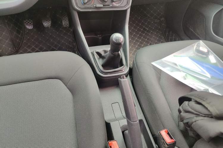 Used Volkswagen Jetta 2017 1.5L Manual Fashion Edition