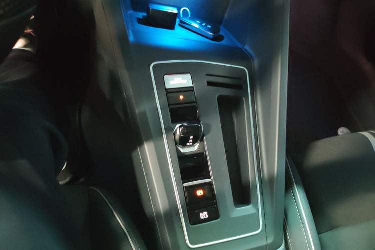 Used Volkswagen Golf 2023 Facelift 280TSI DSG R-Line Gear Lever