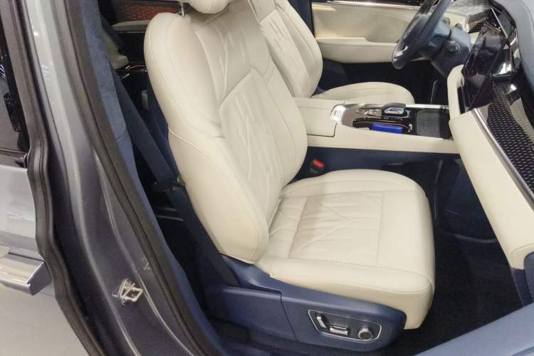 Used Zeekr 009 2024 Six-Seat Executive Version 4WD 108 kWh