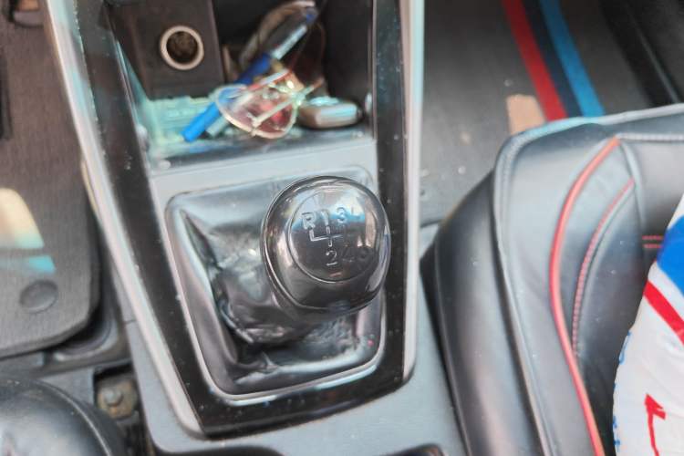 Used Hyundai Elantra (5th Generation / Langdong) 2015 1.6L Manual Leading Model Gear Lever