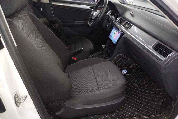 Used Volkswagen Bora 2017 1.6L Automatic Fashion Model Right Front Seat