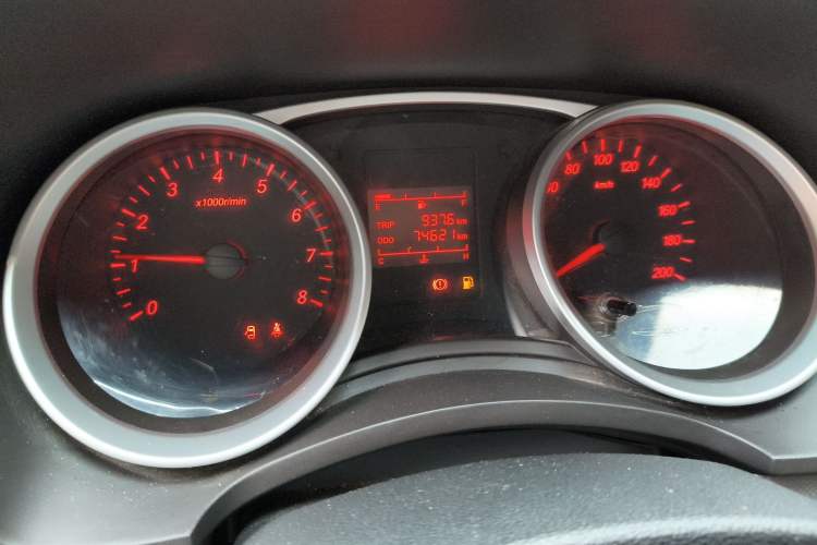 Used Wuling Hongguang 2019 1.5L S Standard Version China VI LAR Odometer Close Up