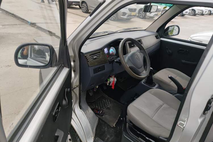 Used Jinbei Hiace X30 2020 1.5L Super-Comfortable Version China VI Standard SWC15M